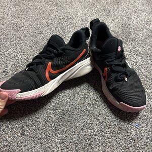 Girls Nike size 1